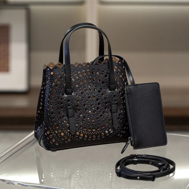 High-grade Hot Girl Hand-held Tote Bag Female 2025 New Niche Design Retro Versatile Shoulder Bag