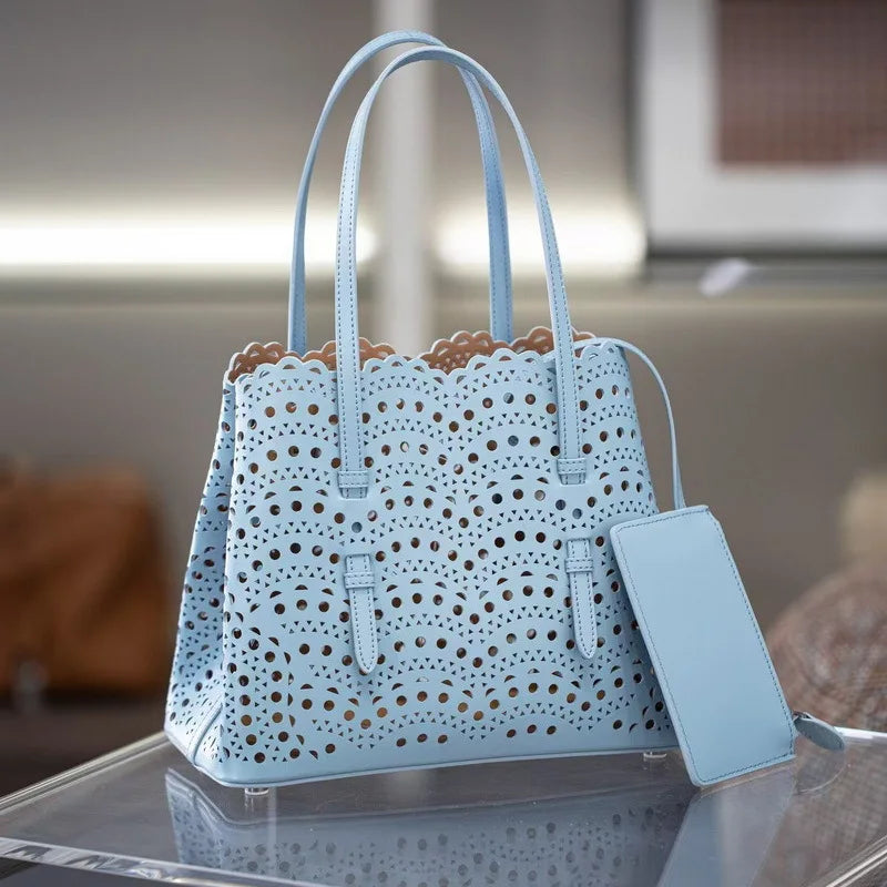 High-grade Hot Girl Hand-held Tote Bag Female 2025 New Niche Design Retro Versatile Shoulder Bag