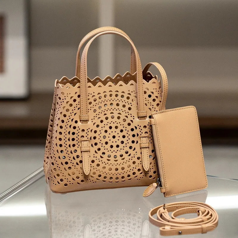 High-grade Hot Girl Hand-held Tote Bag Female 2025 New Niche Design Retro Versatile Shoulder Bag