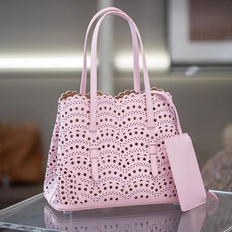 High-grade Hot Girl Hand-held Tote Bag Female 2025 New Niche Design Retro Versatile Shoulder Bag